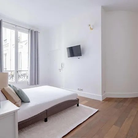 Contemporary 3br 8p Duplex - Elysees Madeleine Апартаменты