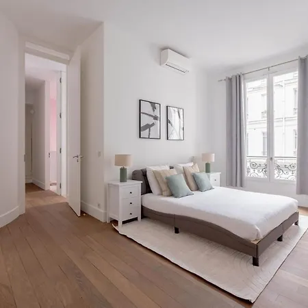 Апартаменты Contemporary 3br 8p Duplex - Elysees Madeleine