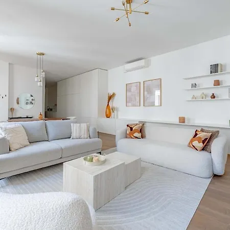 Contemporary 3br 8p Duplex - Elysees Madeleine Париж